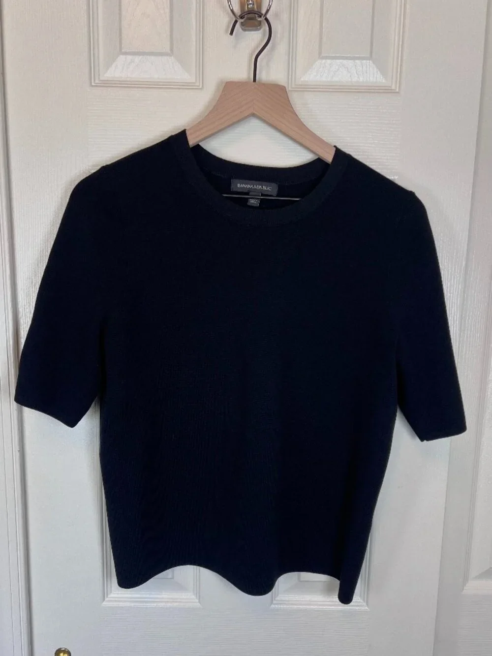 Banana Republic Short Sleeve Crewneck Sweater Black Size Large Minimalist Preppy